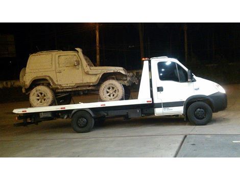 Caminhão Guincho na Rodovia dos Imigrantes